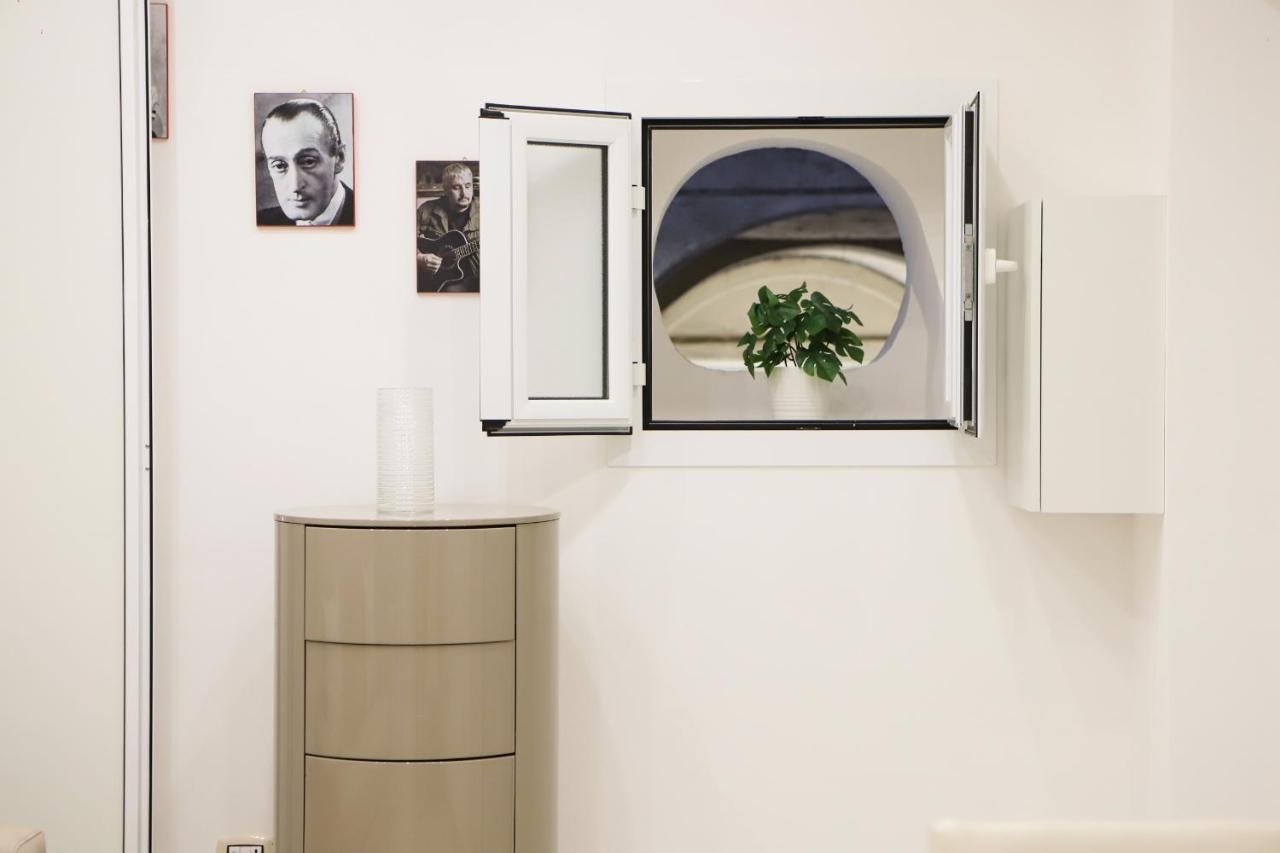 Cozy Apartment In Piazza Cavour By Wonderful Italy Naples Exterior photo