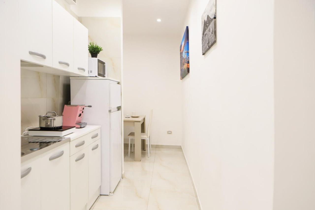 Cozy Apartment In Piazza Cavour By Wonderful Italy Naples Exterior photo